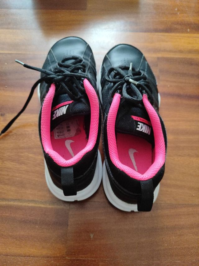 Zapatillas Nike T-Lite XI - Talla 40