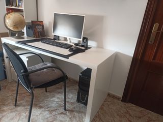 Mesa escritorio blanca + cajonera
¡Rebajado!