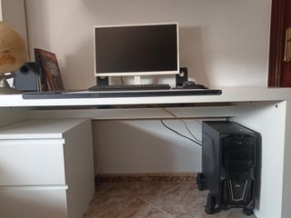 Mesa escritorio blanca + cajonera
¡Rebajado!