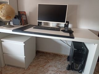 Mesa escritorio blanca + cajonera
¡Rebajado!