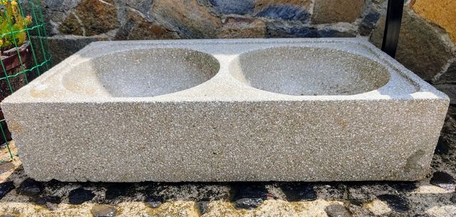 Pica doble de piedra en muy buen estado