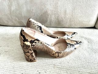Zapatos animal print beige