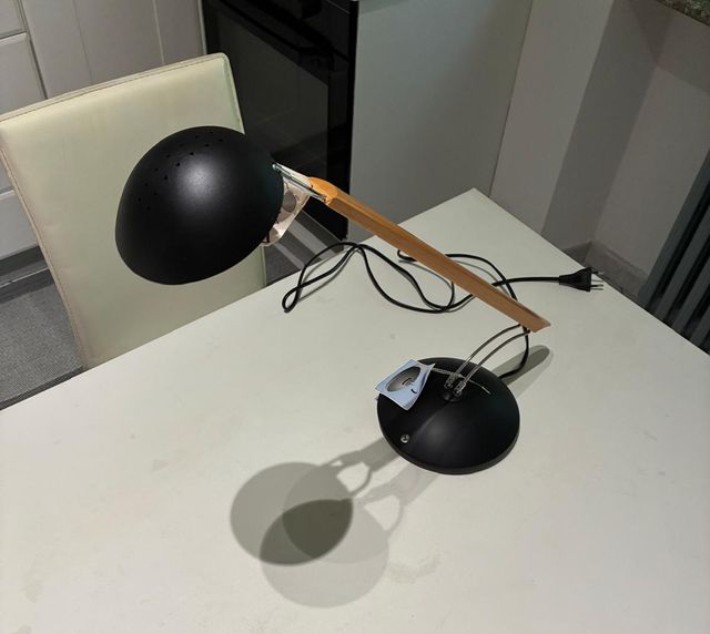 Lampada da tavolo Massive by Philips