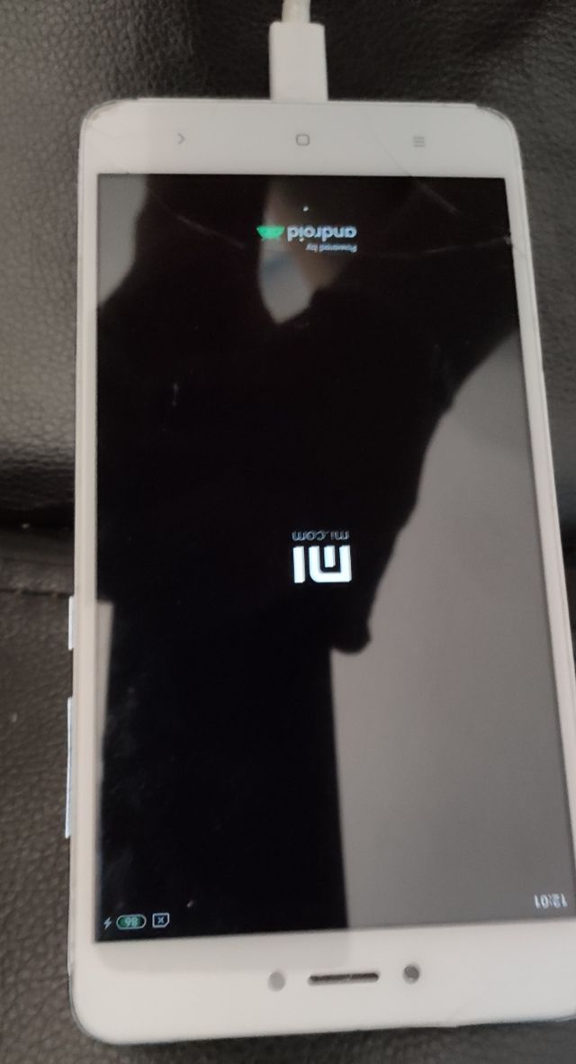 Xiaomi móvil blanco - Funciona correctamente