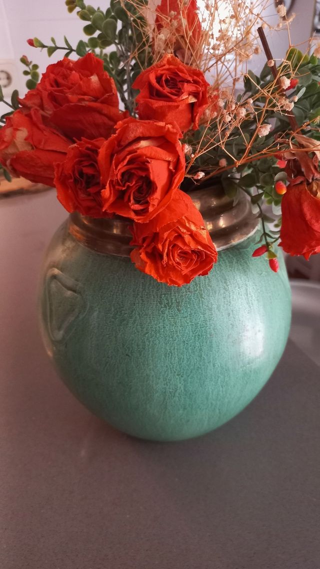 Jarrón vintage verde metal