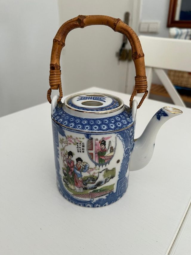 Tetera China, porcelana azul y blanca