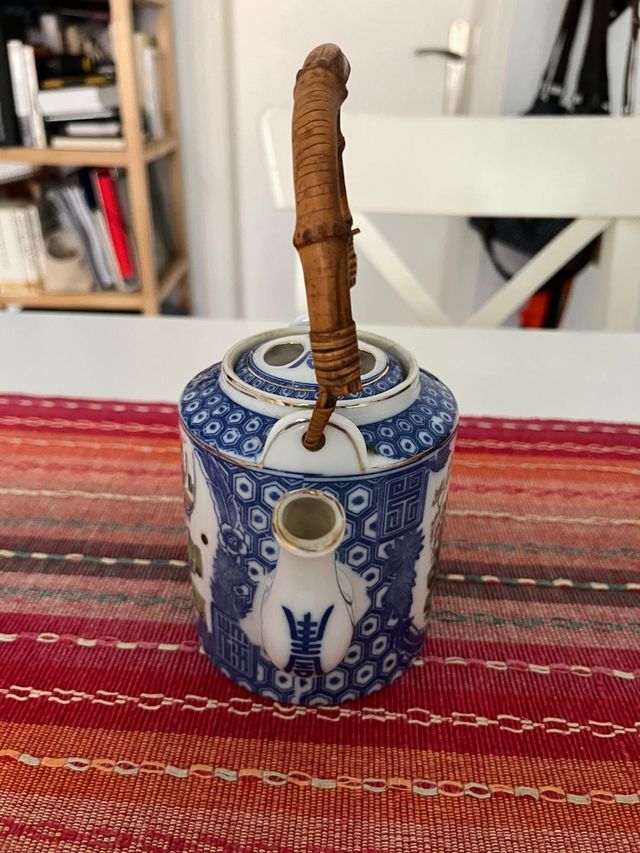 Tetera China, porcelana azul y blanca