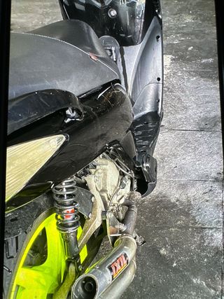 Honda SH 125 - Moto negra