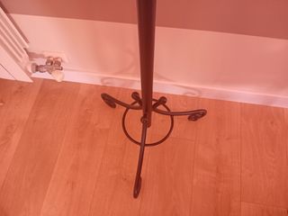 Perchero pie forjal negro