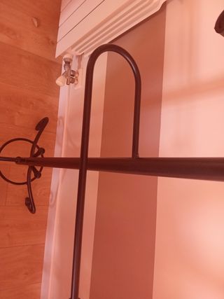 Perchero pie forjal negro