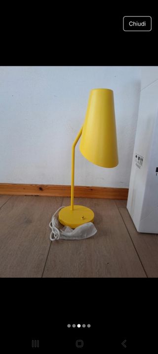 Lampada scrivania LED gialla - NUOVA