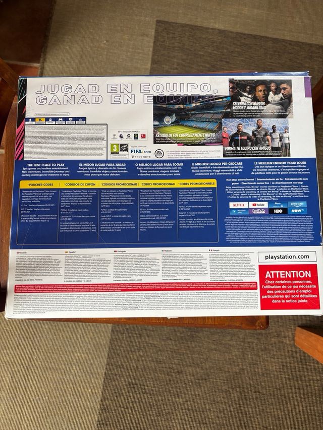 PS4 (PlayStation 4) + 4 juegos