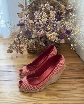 Cuñas vichy rojas esparto