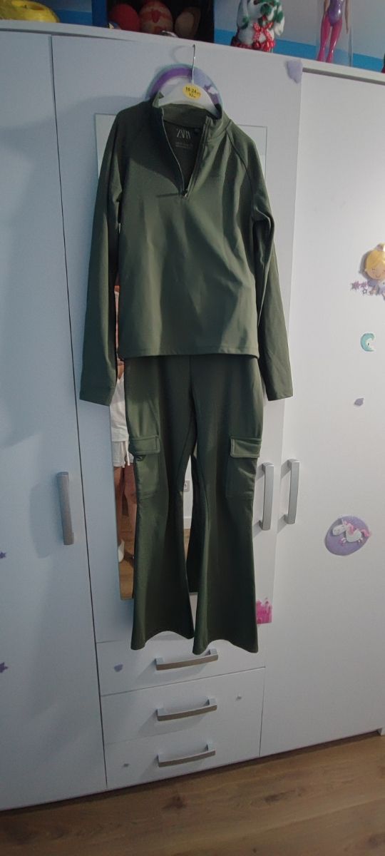 Conjunto Zara niña - Legings y camiseta verde caqu