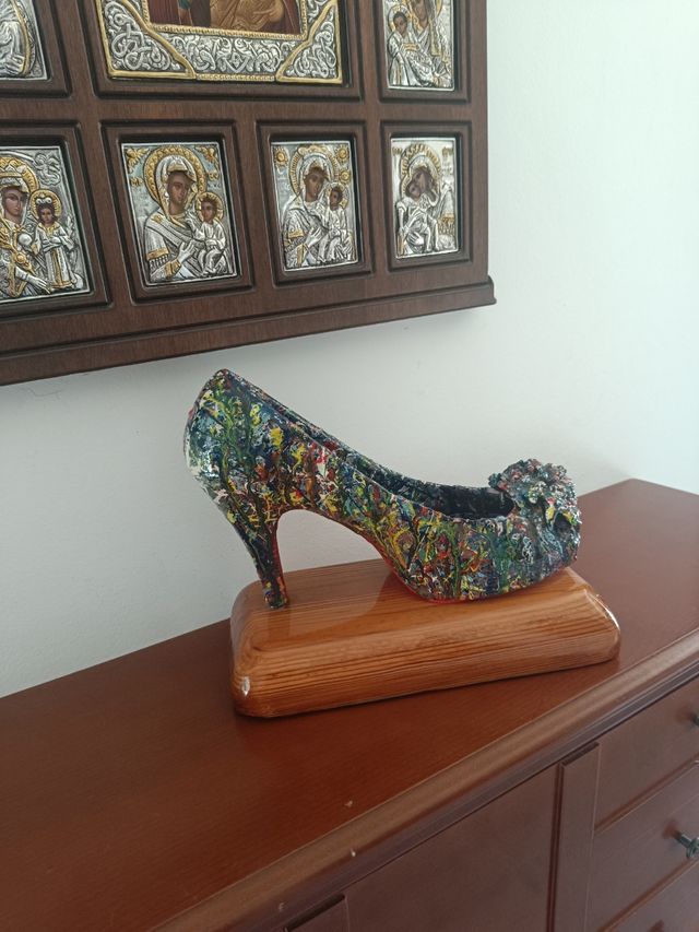 Escultura "SEÑORITA "