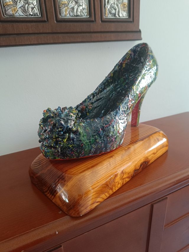 Escultura "SEÑORITA "