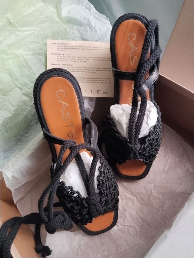 Sandalias / Alpargatas Elegantes Casteller negras.