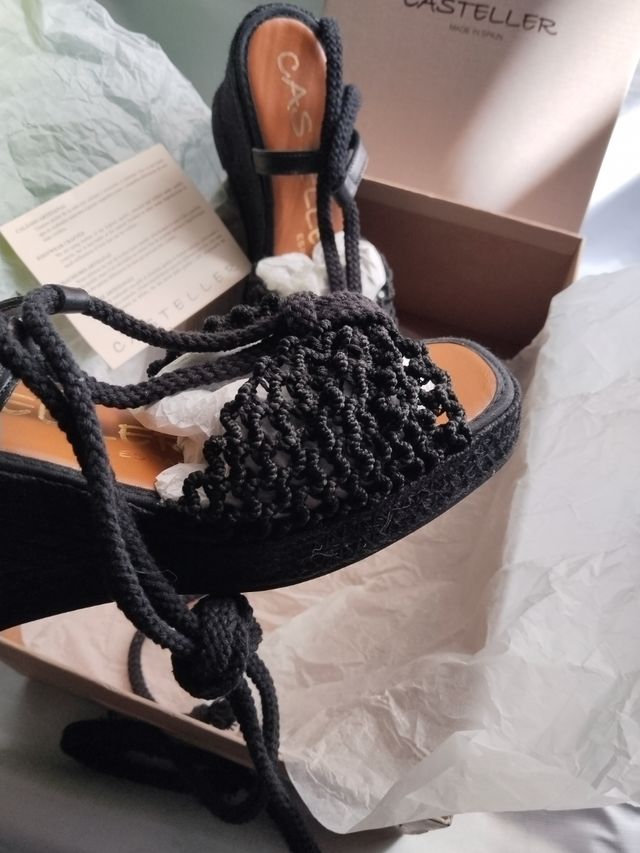 Sandalias / Alpargatas Elegantes Casteller negras.
