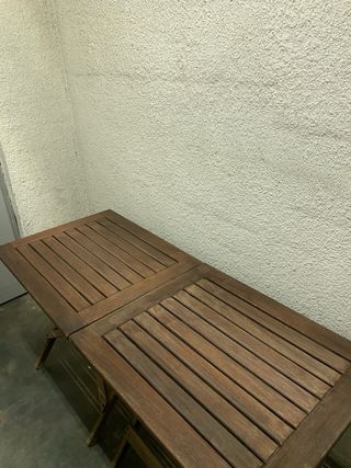 Dos mesas de tekas y una silla- Madera
