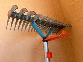 Rastrillo y escarificador Gardena - Jardín