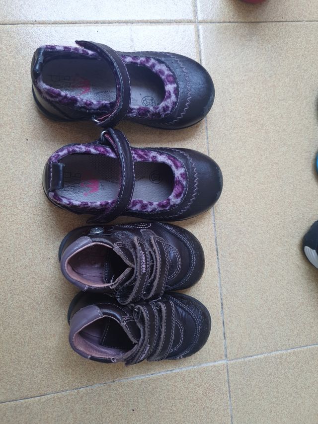 Zapatos niña Piel Marrón. Número 23 y 19