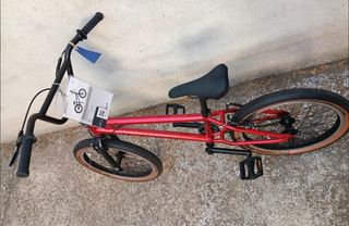 BMX Street - Bicicleta roja