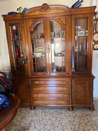 Vitrina madera estilo clásico