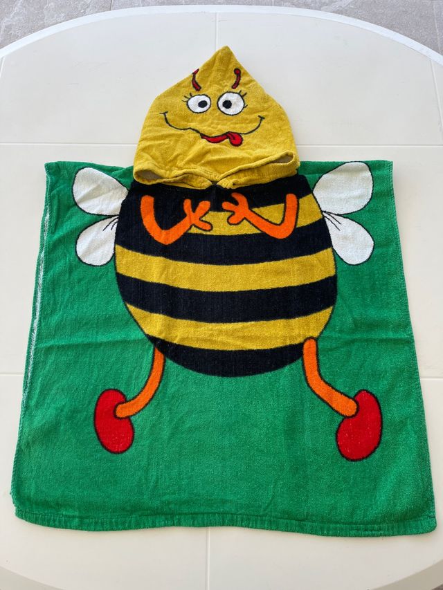 Toalla infantil abeja con capucha