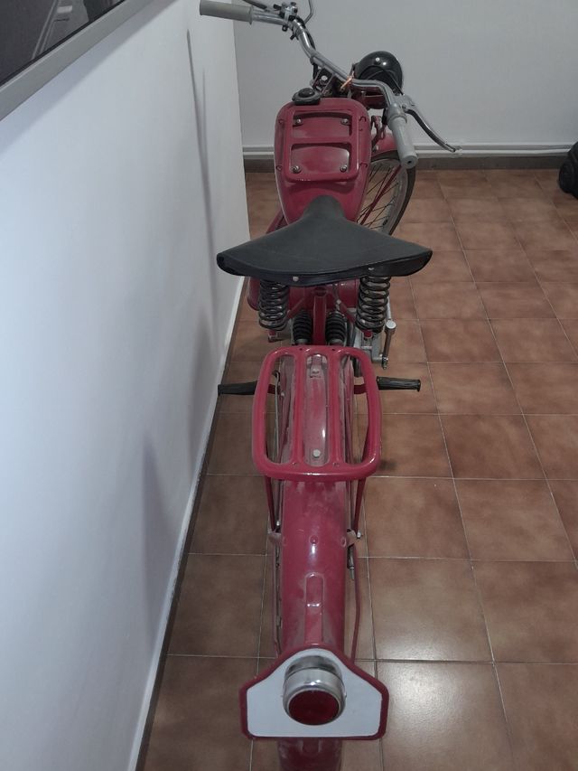 Moto Guzzi 65cc: Restaurada