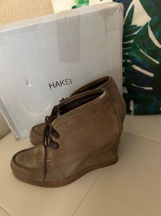 Botines Hakei ante marrón, talla 38
