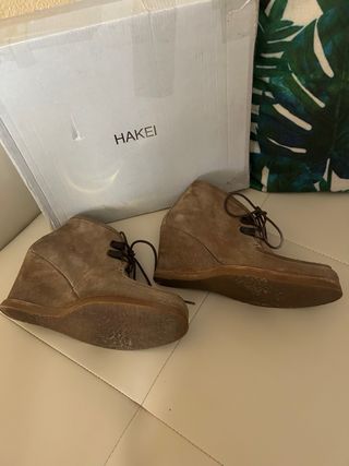 Botines Hakei ante marrón, talla 38