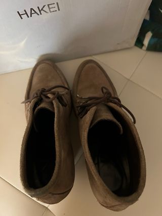 Botines Hakei ante marrón, talla 38