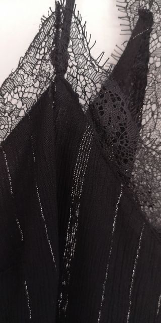 Top de tirantes con encaje