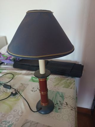 Lampara de mesa azul y marrón