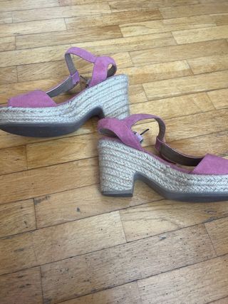 Sandalias cuña rosa