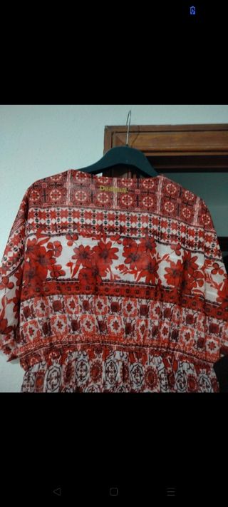 Camiseta Desigual roja y blanca