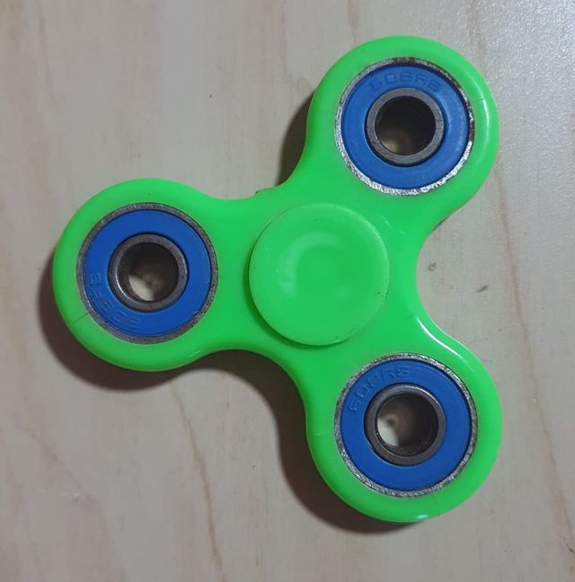 Fidget Spinner x4 - Colores surtidos