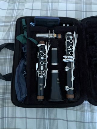 Clarinete Yamaha YCL-255