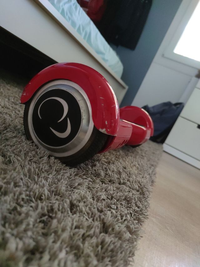 Hoverboard rojo con luces