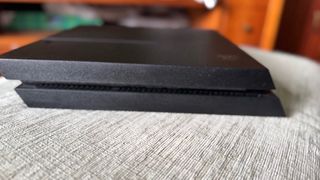 PS4 (PlayStation 4)