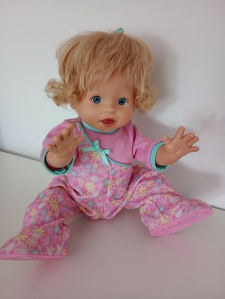 Muñeca Bebé interactiva