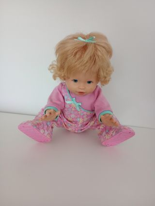 Muñeca Bebé interactiva