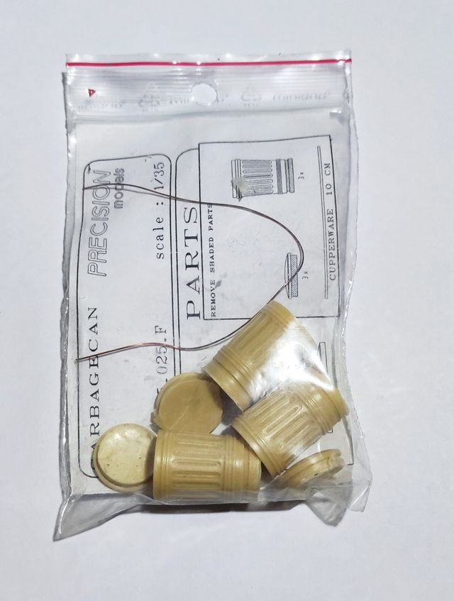 Dioramas, maquetas, figuras 1:35 - Cubos Basura