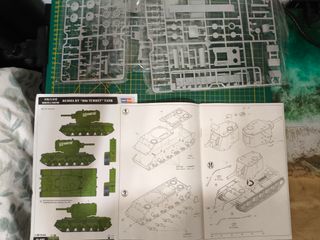 Maqueta Tanque soviético KV-2 HobbyBoss 1:48