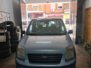 Ford Grand Tourneo Connec 2010