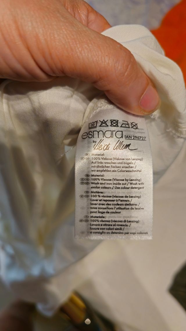 Blusa estiva bianca ricamata