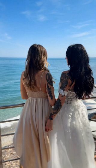 Vestido de novia etéreo con corsé floral