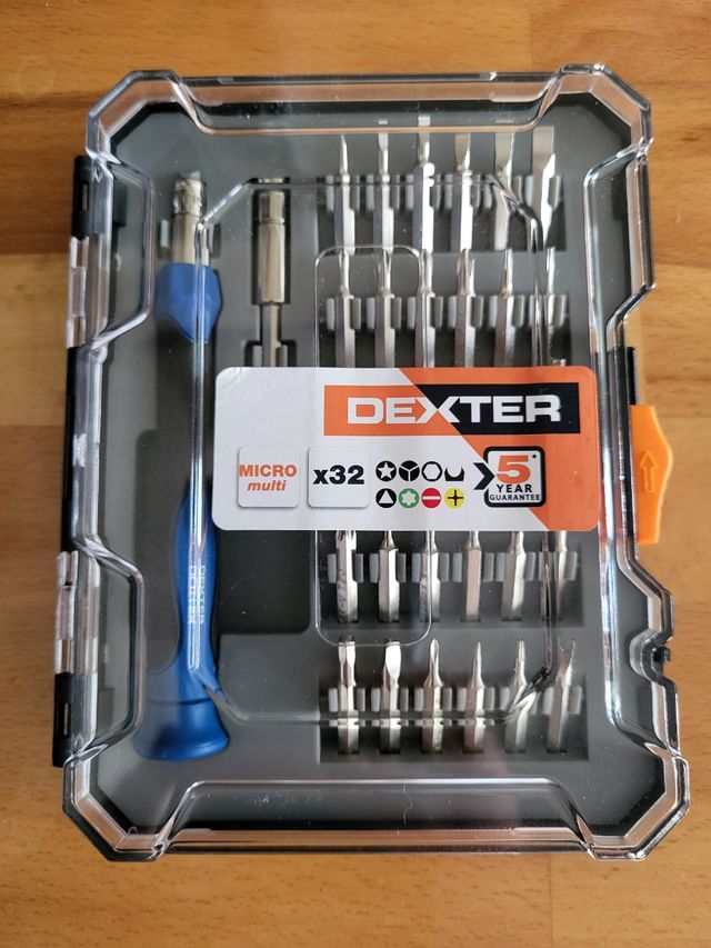 Destornilladores Dexter 32 piezas, sin abrir.