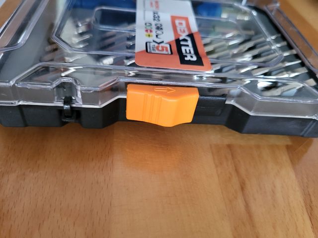 Destornilladores Dexter 32 piezas, sin abrir.