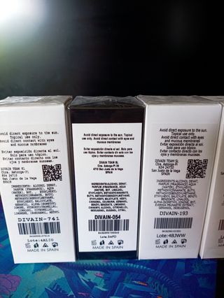 Diversos perfumes Divain